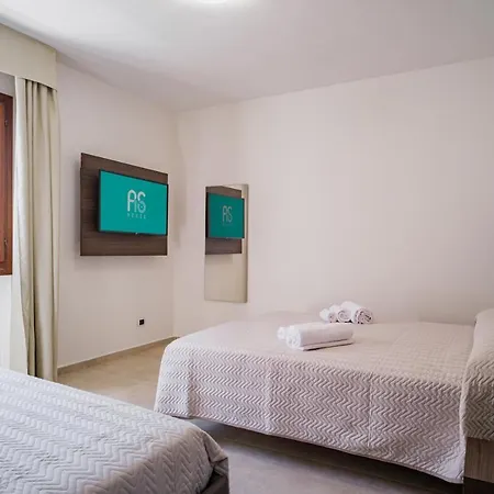 As 10 House אולביה