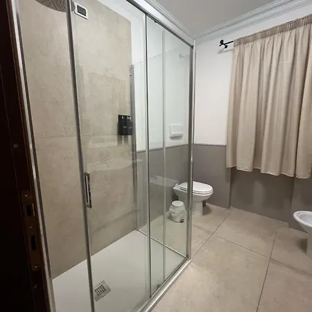 Πανσιόν As 10 House *