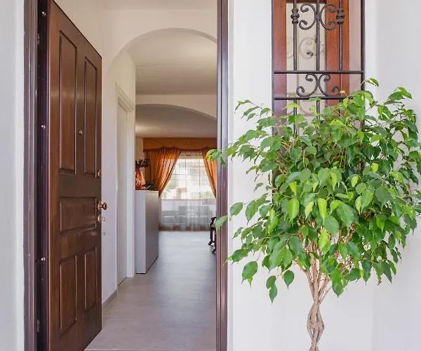 Vendégház As 10 House